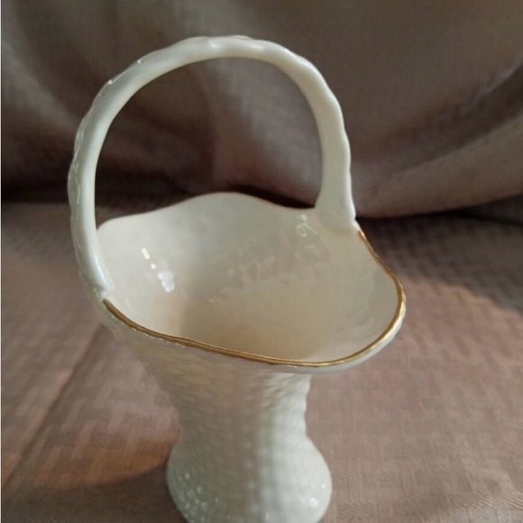 Lenox Small Weave Gold Trim Basket, 5" x 4" x 2 1/2", - Picture 3 of 4